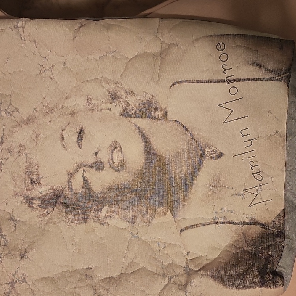 Marilyn Monroe Tote Bag - Picture 2 of 9